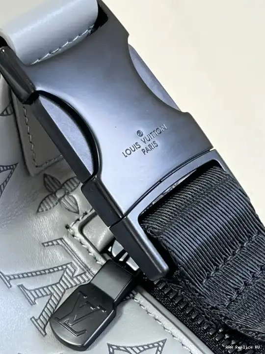 Aaa replica bags DISCOVERY LOUIS BUMBAG VUITTON 0629